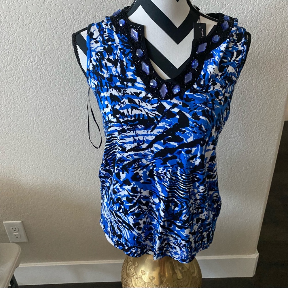 Cable & Gauge || blue patterned V-neck sleeveless blouse